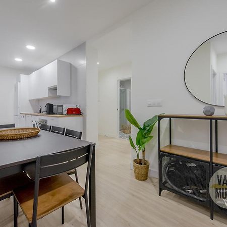Spacious New Apartment Para 7 En La Plaza De Tirso De Molina マドリード エクステリア 写真