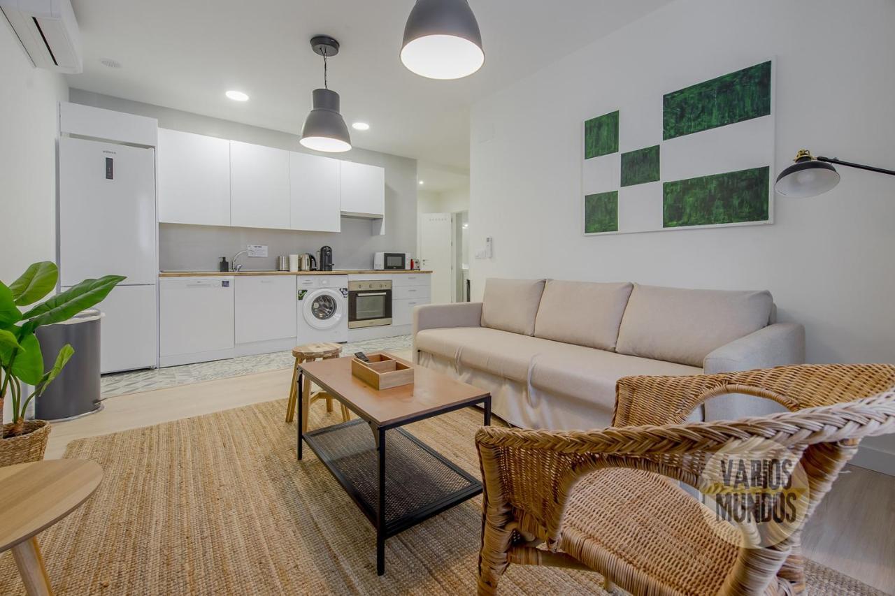 Spacious New Apartment Para 7 En La Plaza De Tirso De Molina マドリード エクステリア 写真