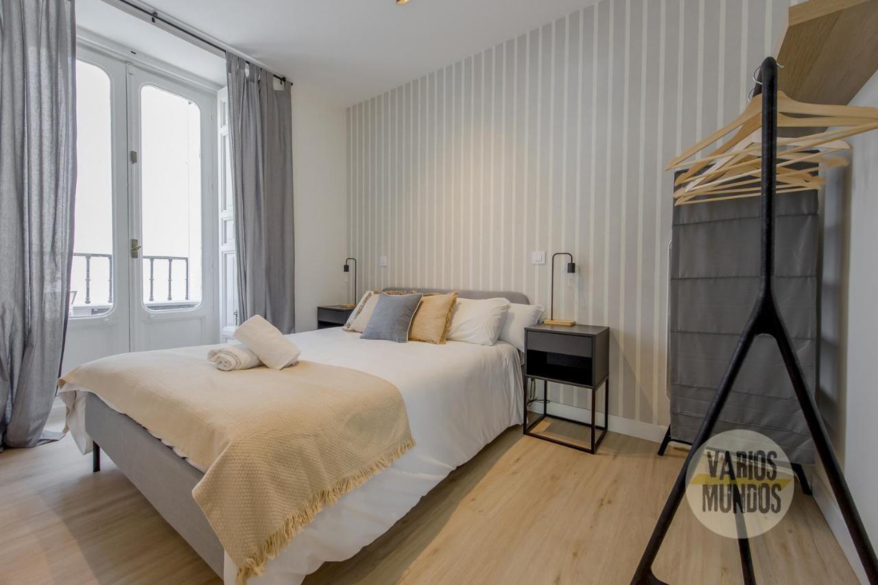 Spacious New Apartment Para 7 En La Plaza De Tirso De Molina マドリード エクステリア 写真